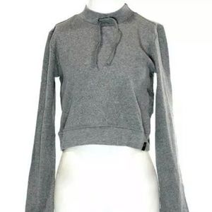 GRAY LONG SLEEVE CROP TOP